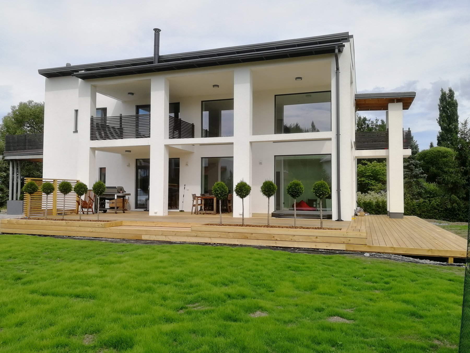 Terassi lehtikuusi Hirvensalo Turku